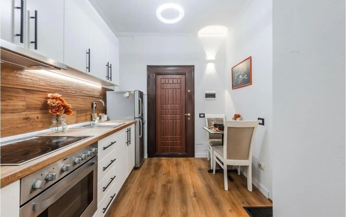 Zoe Apartment At City Center Tirana