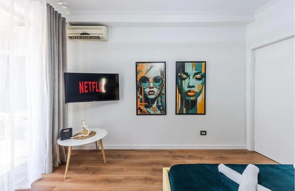 Zoe Apartment At City Center Tirana Albania